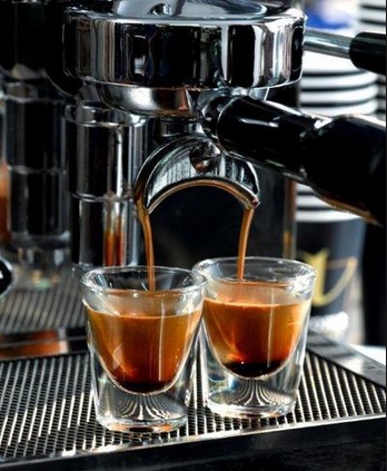 mesin pembuat espresso